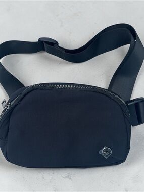 HALARA Black Belt Bag BRAND NEW